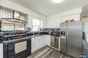 11 Hansen St, Lodi, NJ 07644 - Photo 3