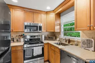642 Ellington Rd, Ridgewood, NJ 07450 - Photo 9