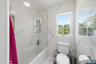 13 Dogwood Ct, Paramus, NJ 07652 - Photo 21