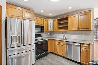 1252 Ringwood Avenue, Pompton Lakes, NJ 07442 - Photo 7