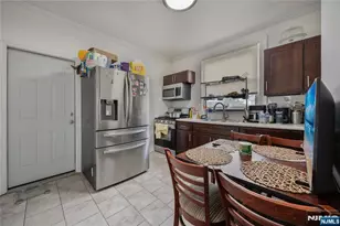 196 Windsor St, Kearny, NJ 07032 - Photo 23