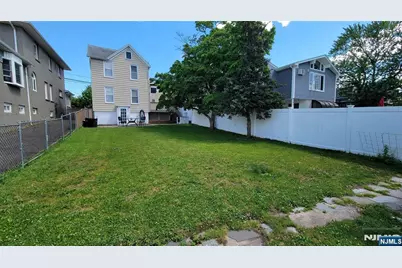 609 Chase Avenue, Lyndhurst Township, NJ 07071 - Photo 19