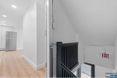 203-205 Hansbury, Newark, NJ 07112 - Photo 31