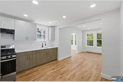 203-205 Hansbury, Newark, NJ 07112 - Photo 3