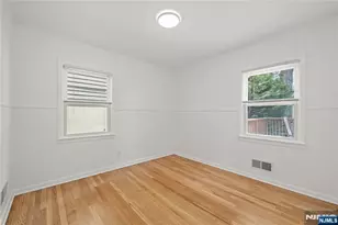 166 Beverly Hill Rd, Clifton, NJ 07012 - Photo 9