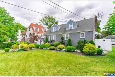 246 E 2nd Avenue, Roselle, NJ 07203 - Photo 27