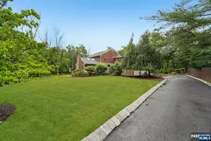 22 W Iron Latch, Upper Saddle River, NJ 07458 - Photo 43
