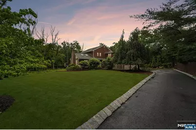 22 W Iron Latch, Upper Saddle River, NJ 07458 - Photo 47