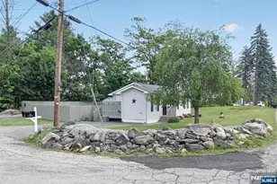 16 Clover Ln, Vernon, NJ 07418 - Photo 9