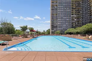 100 Carlyle Dr 5Hs, Cliffside Park, NJ 07010 - Photo 23