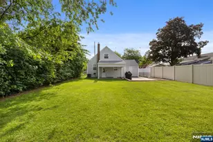 125 N 1st St, Bergenfield, NJ 07621 - Photo 35