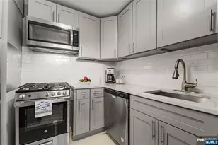 23-08 Howard D, Fair Lawn, NJ 07410 - Photo 9