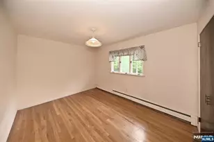 9 Lyncrest Dr, Paramus, NJ 07652 - Photo 29