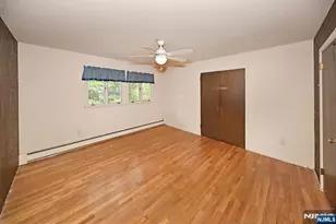 9 Lyncrest Dr, Paramus, NJ 07652 - Photo 31