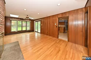 9 Lyncrest Dr, Paramus, NJ 07652 - Photo 17