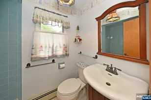 9 Lyncrest Dr, Paramus, NJ 07652 - Photo 21