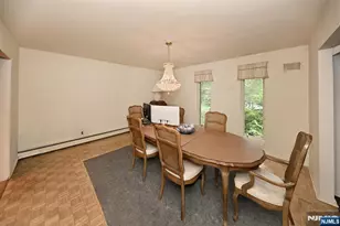 9 Lyncrest Dr, Paramus, NJ 07652 - Photo 23