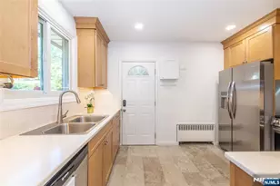 110 Woodlawn Ave, Clifton, NJ 07013 - Photo 19