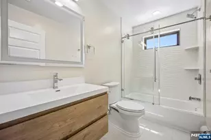 33 Lincoln Ave, River Edge, NJ 07661 - Photo 25
