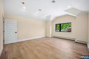 33 Lincoln Ave, River Edge, NJ 07661 - Photo 23