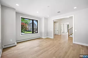 33 Lincoln Ave, River Edge, NJ 07661 - Photo 9