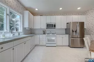 26 Depaolo Ct, Roseland, NJ 07068 - Photo 7