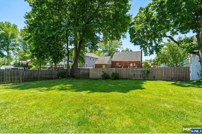 314 Winthrop Road, Teaneck Township, NJ 07666 - Photo 41