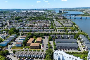 196 Blue Heron Dr 196, Secaucus, NJ 07094 - Photo 33