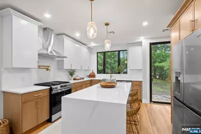 307 Hillside Avenue, Nutley, NJ 07110 - Photo 11