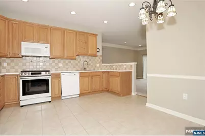 8208 Warrens Way, Wanaque, NJ 07465 - Photo 17