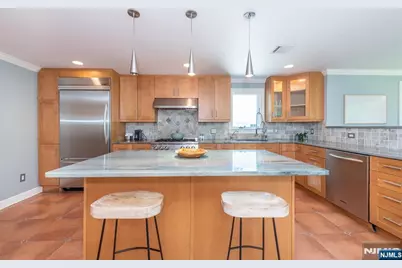 591 Highland Avenue, Montclair, NJ 07043 - Photo 13
