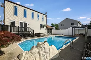 532 2nd St, Carlstadt, NJ 07072 - Photo 39