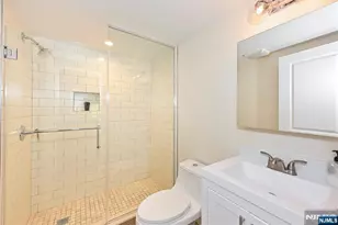 655 Floyd St, Englewood Cliffs, NJ 07632 - Photo 27