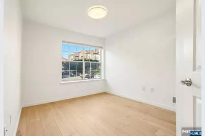 100 Crown Court 471 #471, Edgewater, NJ 07020 - Photo 21