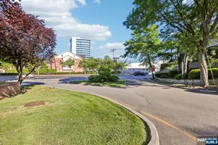 100 Crown Ct 471, Edgewater, NJ 07020 - Photo 33