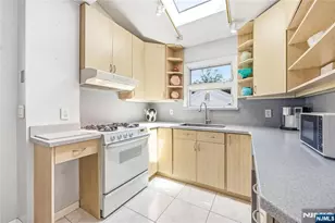 447 Sussex Rd, Wood Ridge, NJ 07075 - Photo 15
