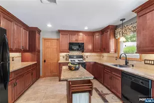 36 Underwood Rd, Montville Township, NJ 07045 - Photo 9