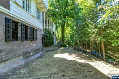 9 E Saddle River Road, Saddle River, NJ 07458 - Photo 7