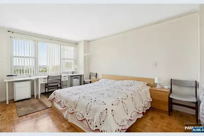 2000 Linwood Avenue 17X #17X, Fort Lee, NJ 07024 - Photo 13