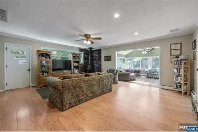 12 Waibel Drive, Allendale, NJ 07401 - Photo 11