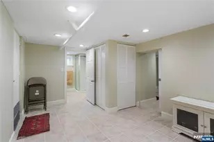 256 Raymond St, Hasbrouck Heights, NJ 07604 - Photo 27