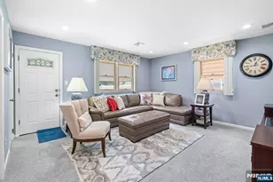 2 Violet Ct, Bergenfield, NJ 07621 - Photo 15