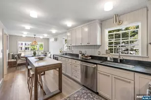979 Salem Ln, Ridgewood, NJ 07450 - Photo 9