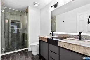 5 Krueger Ct, Newark, NJ 07103 - Photo 15