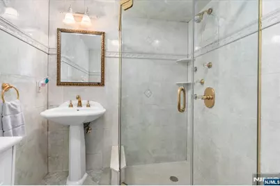 84 Raymond Avenue, Rutherford, NJ 07070 - Photo 25