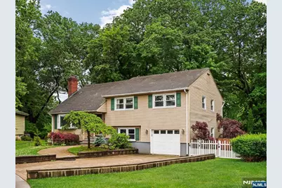 17 Ravine Court, Clifton, NJ 07013 - Photo 1