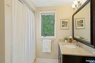 111 Storms Dr, Mahwah, NJ 07430 - Photo 23