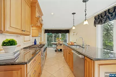 111 Storms Drive, Mahwah, NJ 07430 - Photo 13