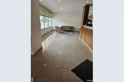 2185 Lemoine 3D #3D, Fort Lee, NJ 07024 - Photo 3