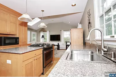 496 Tilden Avenue, Teaneck Township, NJ 07666 - Photo 5